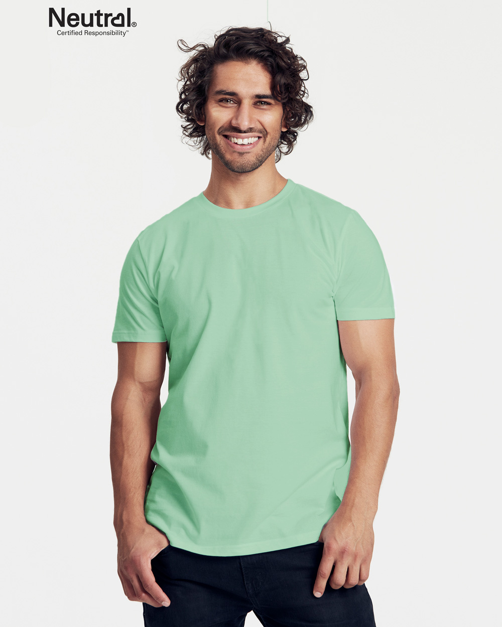 Mintgrønn slightly fitted t skjorte 100 % økologisk bomull Militærgrønn slightly fitted t skjorte 100 % økologisk