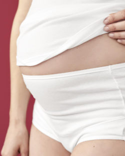 Hvit underbukse til gravide – 95 % økologisk bomull og 5 % elastan » Etiske & økologiske klær » Grønt Skift