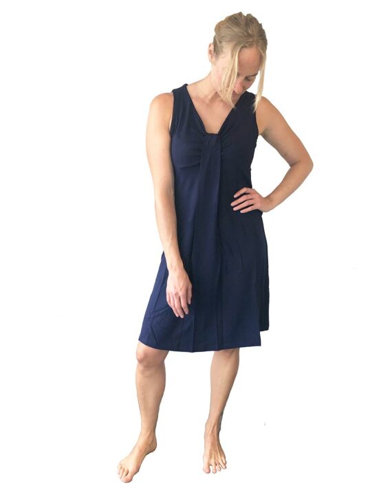 Mørkeblå-kort-kjole-i-bambusviskose-1