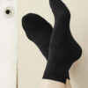 2 par tynne svarte sokker i 95 % bio-fiber og 5 % elastan » Etiske & økologiske klær » Grønt Skift
