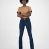 Flared Hazen - Strong blue jeans i resirkulert og økologisk bomull » Etiske & økologiske klær » Grønt Skift