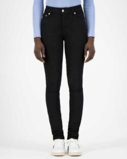 Skinny Hazen - Dip Dry svart jeans i resirkulert og økologisk bomull » Etiske & økologiske klær » Grønt Skift