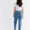 Evermind dongeribukse - Mom Fit - Day Sky Blue - økologisk bomull » Etiske & økologiske klær » Grønt Skift