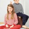 Unisex rød og hvit stripete pysjamas - 100 % økologisk bomull » Etiske & økologiske klær » Grønt Skift