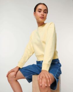 Lys gul kort college genser - økologisk bomull og resirkulert polyester » Etiske & økologiske klær » Grønt Skift