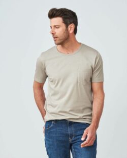 Gråbrun t-skjorte med brystlomme - 100% økologisk bomull » Etiske & økologiske klær » Grønt Skift