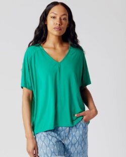 Knall grønn løs t-skjorte - modal » Etiske & økologiske klær » Grønt Skift