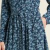 Blå lang Ecovero kjole med mønster » Etiske og økologiske klær » Grønt Skift