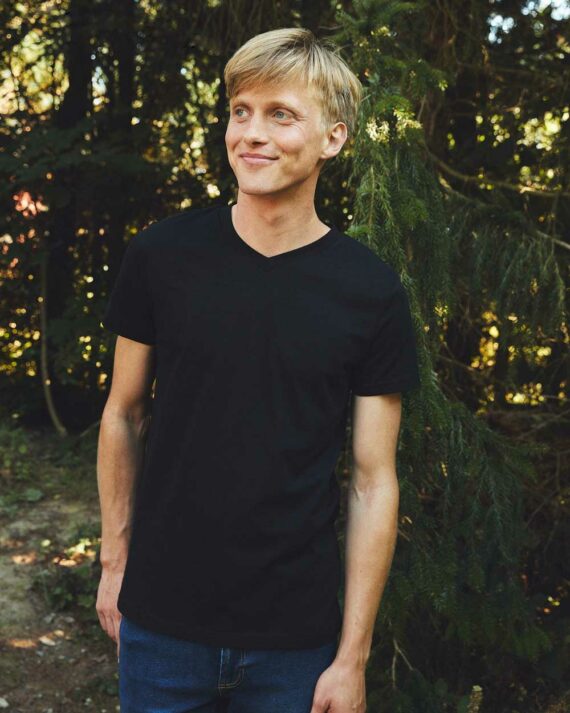 O61005-Mens-V-Neck-T-shirt_Black